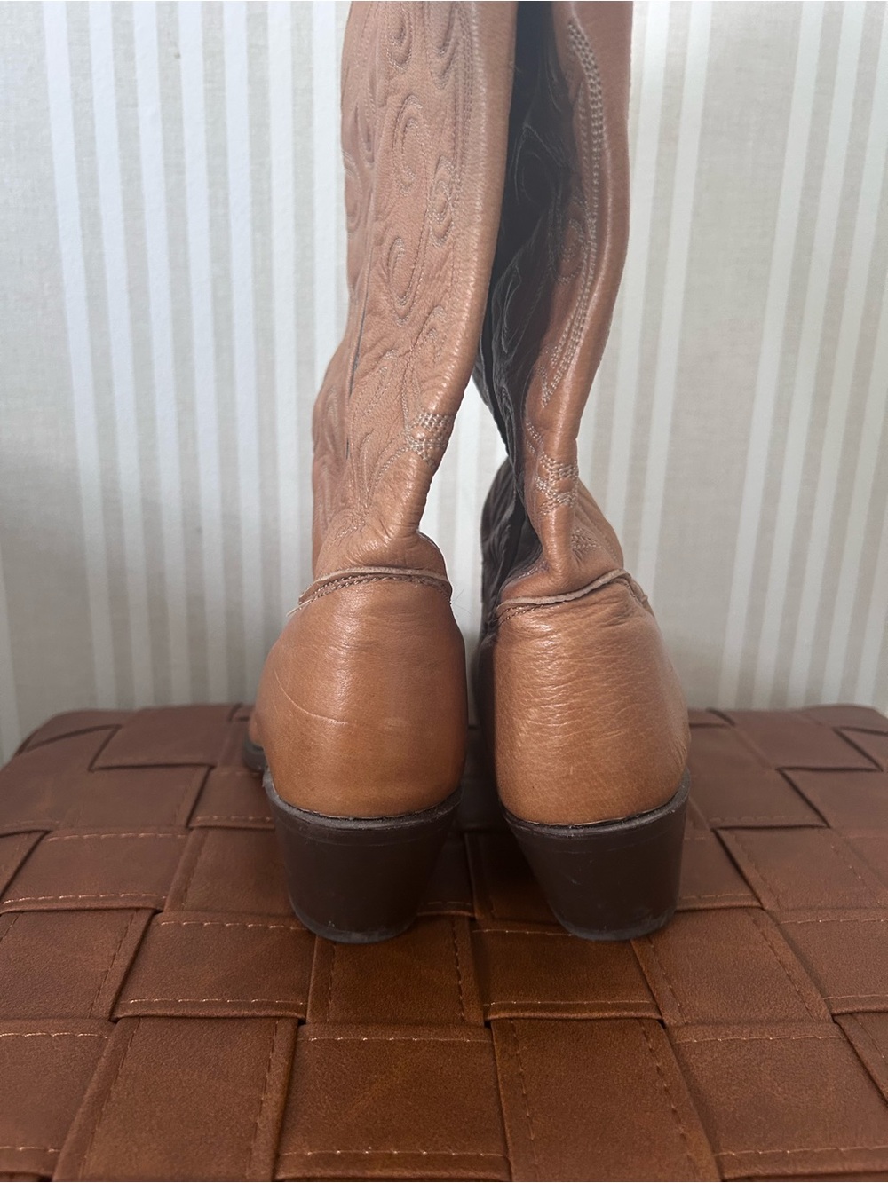 VINTAGE WRANGLER EMBROIDERED LEATHER COWBOY BOOTS Tan Women’s size 7.5 - Picture 8 of 9